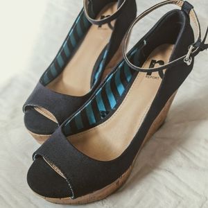 ☀️Report Ankle Strap Wedges